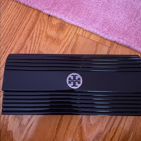 Tory Burch Handbags - Tory Burch clutch
